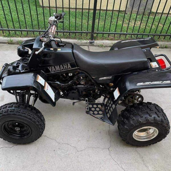 2004 Yamaha Banshee Black  Well maintained - Image 4